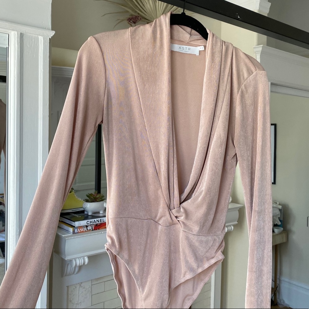 ASTR Emery Ruched Bodysuit - Picture 2 of 6